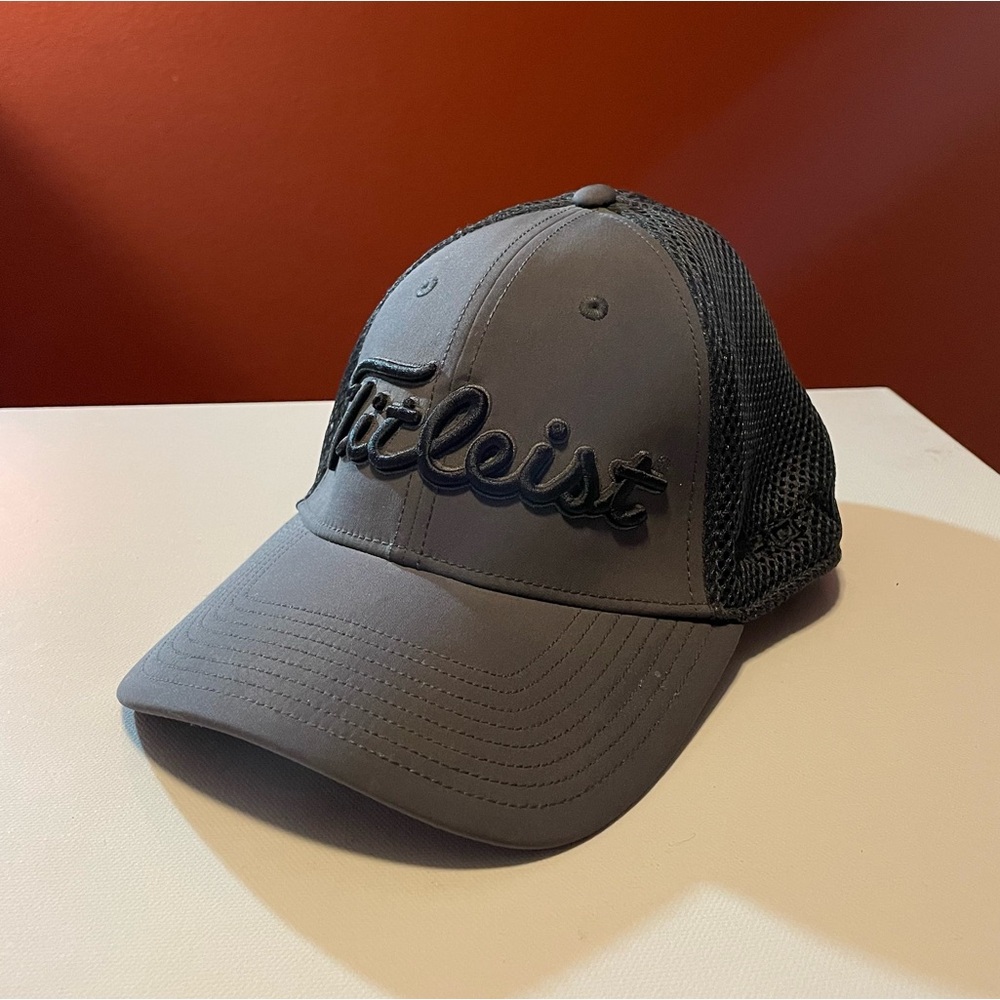 Titleist Men’s‎ Gray Hat Cap
